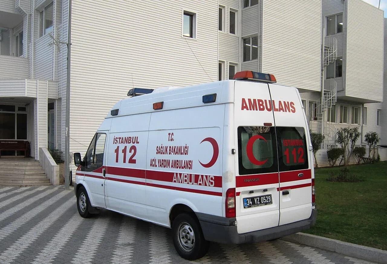 Çerkezköy'de Kamyonla Çarpışan Otomobilin Sürücüsü Yaralandı